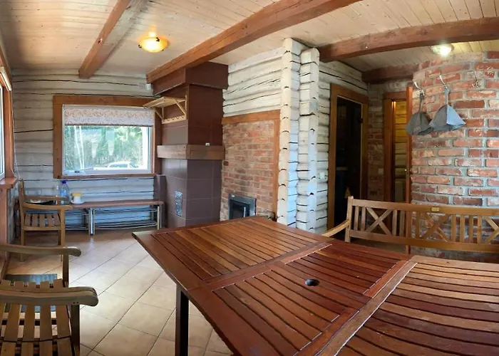 Rustic Private In Woods W/ Sauna & Pool 度假居