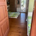 Rustic Private In Woods W/ Sauna & Pool Casa de Férias